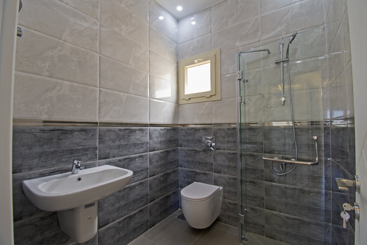 Exklusives Apartment auf 2 Etagen + Balkon in MAKADI HEIGHTS