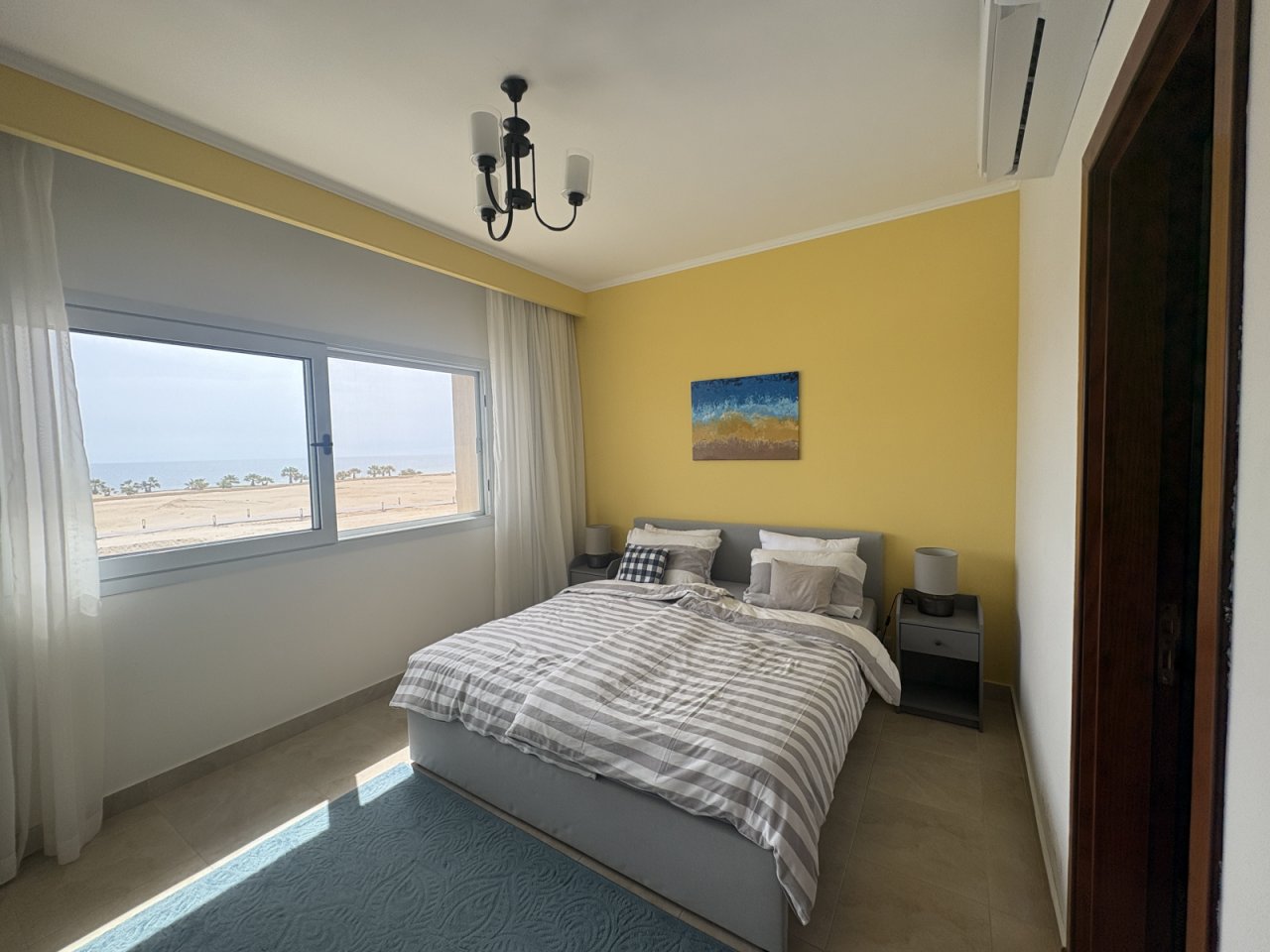 16masterbedroom 0